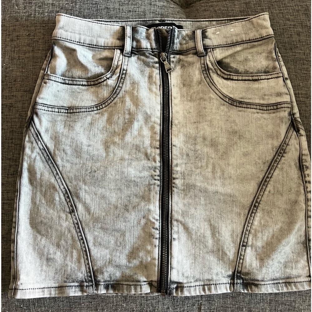 New washed denim skirt